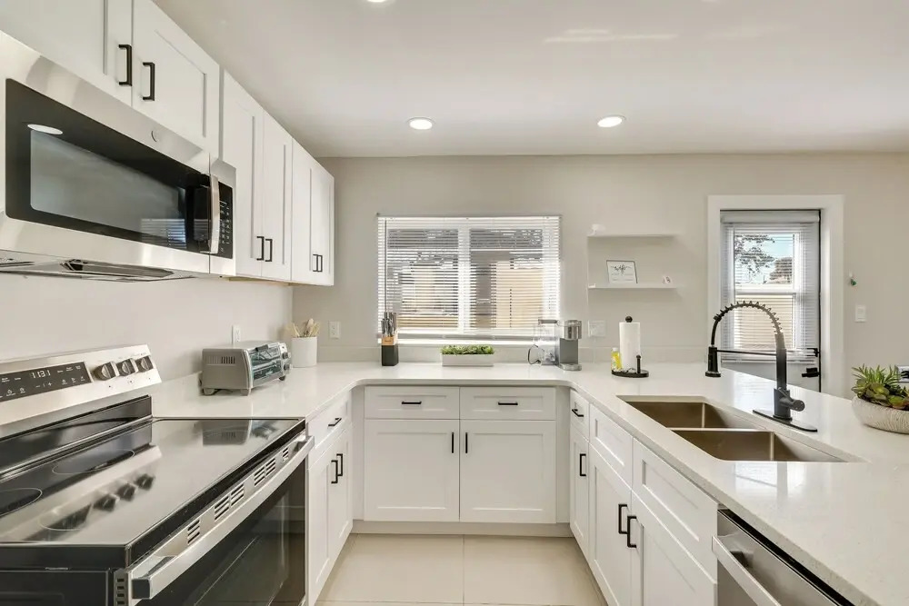 1 Block to Beach: Gulf Coast Escape w/ Patio!