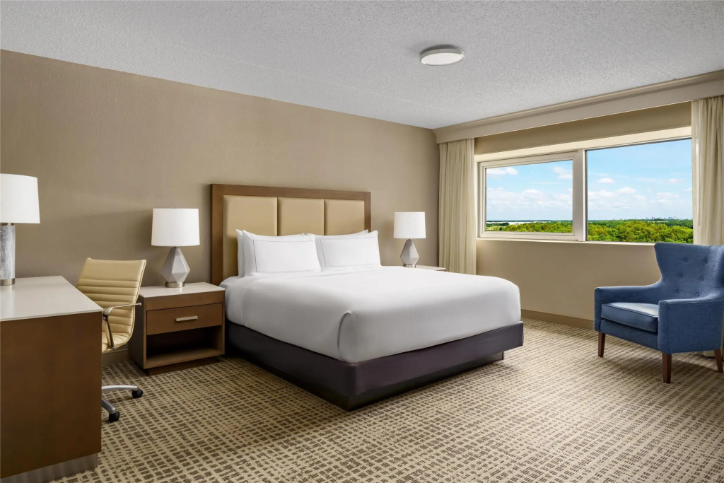 DoubleTree by Hilton Orlando Airport Hotel