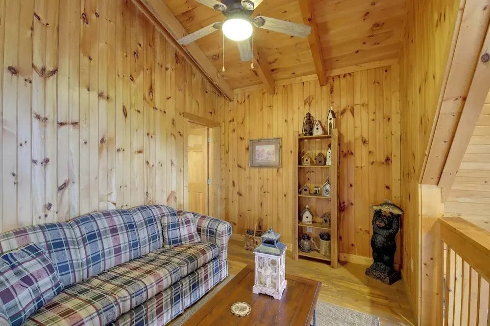 Smoky Mountains Cabin w/ Hot Tub, Deck & Views!