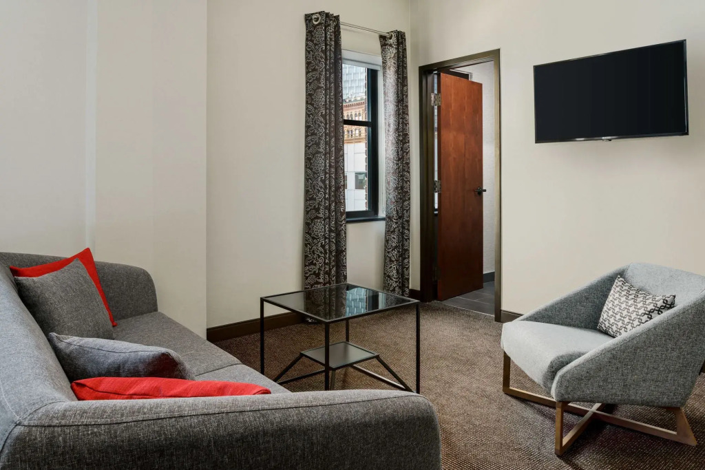 Joinery Hotel Pittsburgh, Curio Collection by Hilton