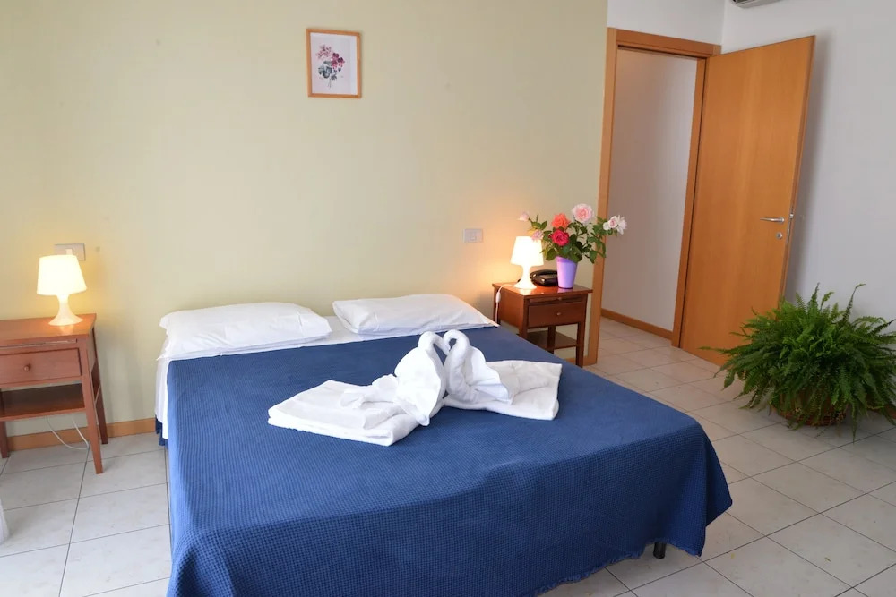 Room-two-room Apartment