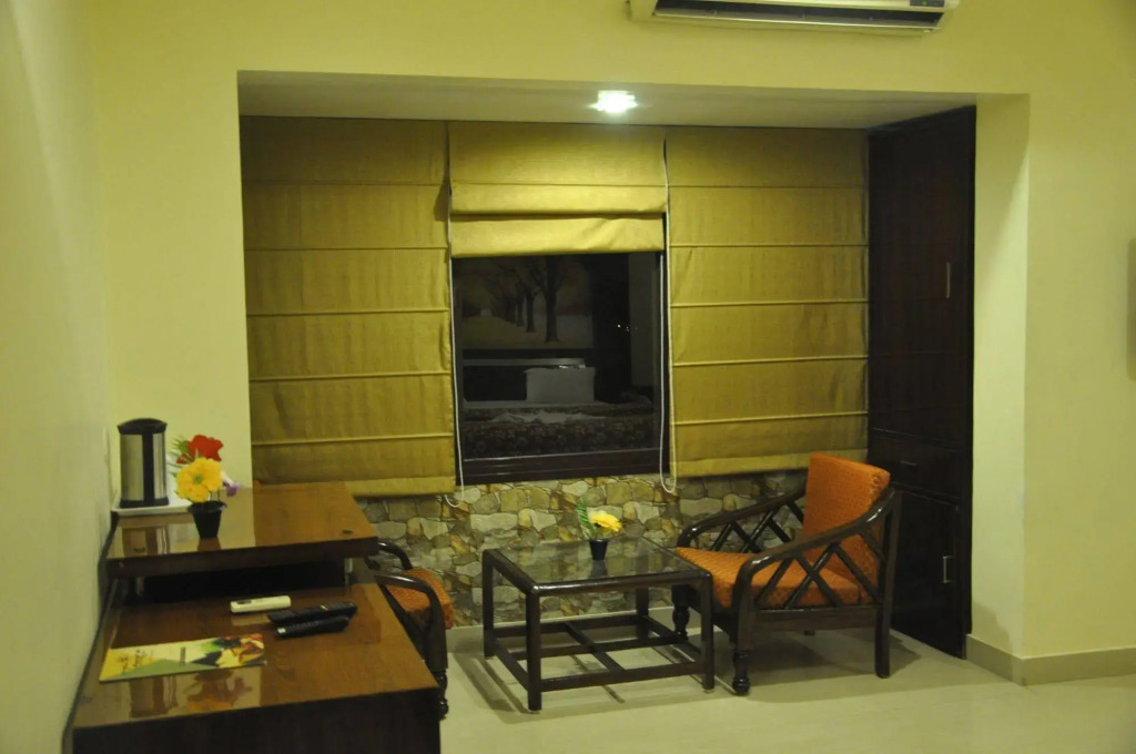 Hotel Rajpur Heights