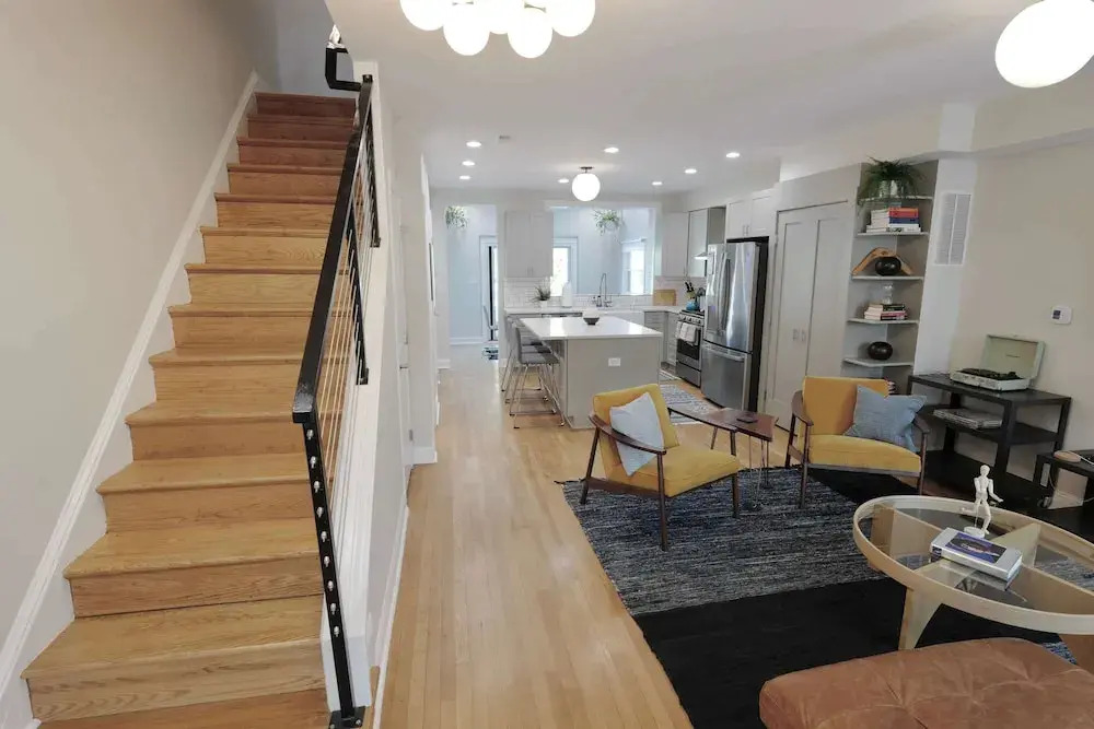 Stadium Armory Stay - 3 Bedroom