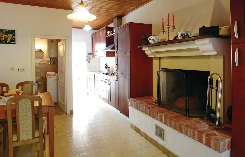 Awesome Apartment in Gondolici With 1 Bedrooms
