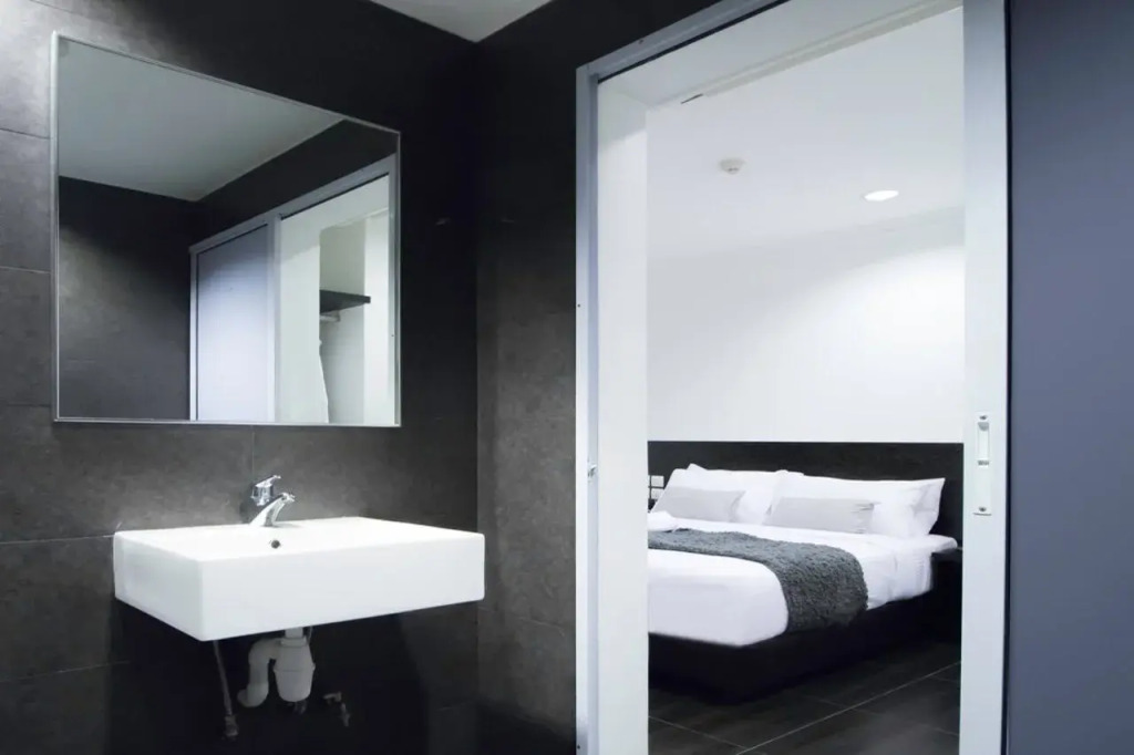 Harbour Ville Hotel Hamilton - Lavender
