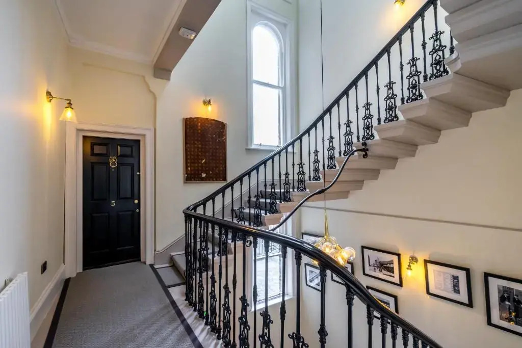 5 Rowntree House