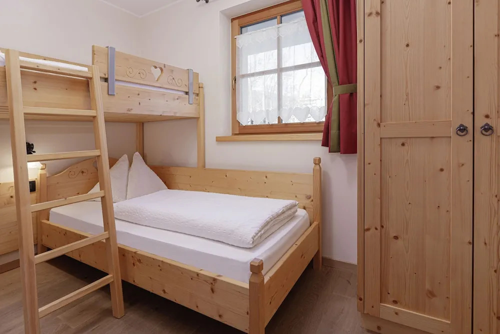 Chalet Tyrolian Apartments - by Familiaris - Pools 500 meters