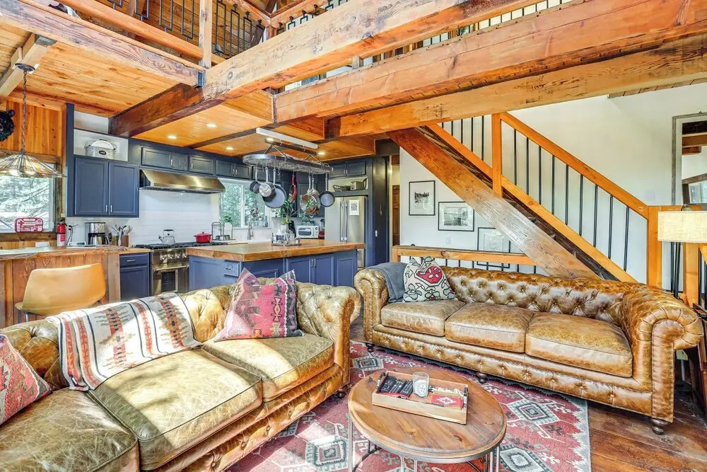 3 Mi to Lake Arrowhead Village: Dog-Friendly Cabin