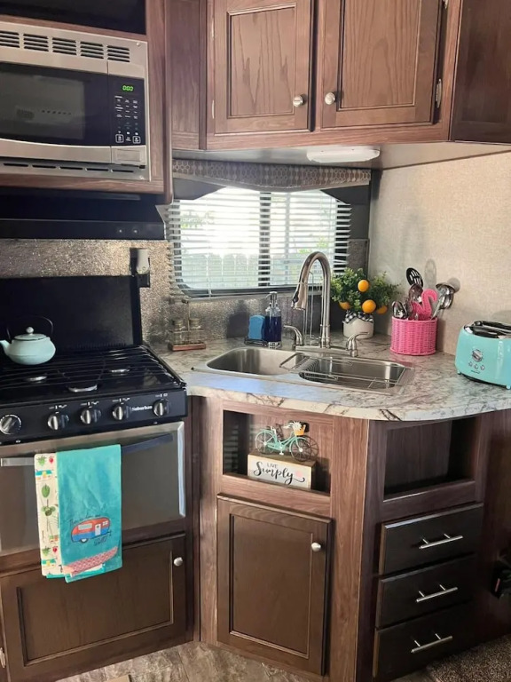 RV Camper Paradise on the Wheels Near Clearwater Beaches