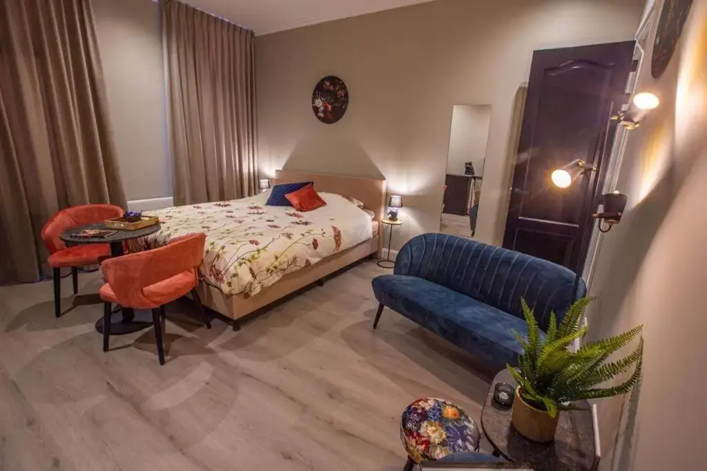 Suite 105