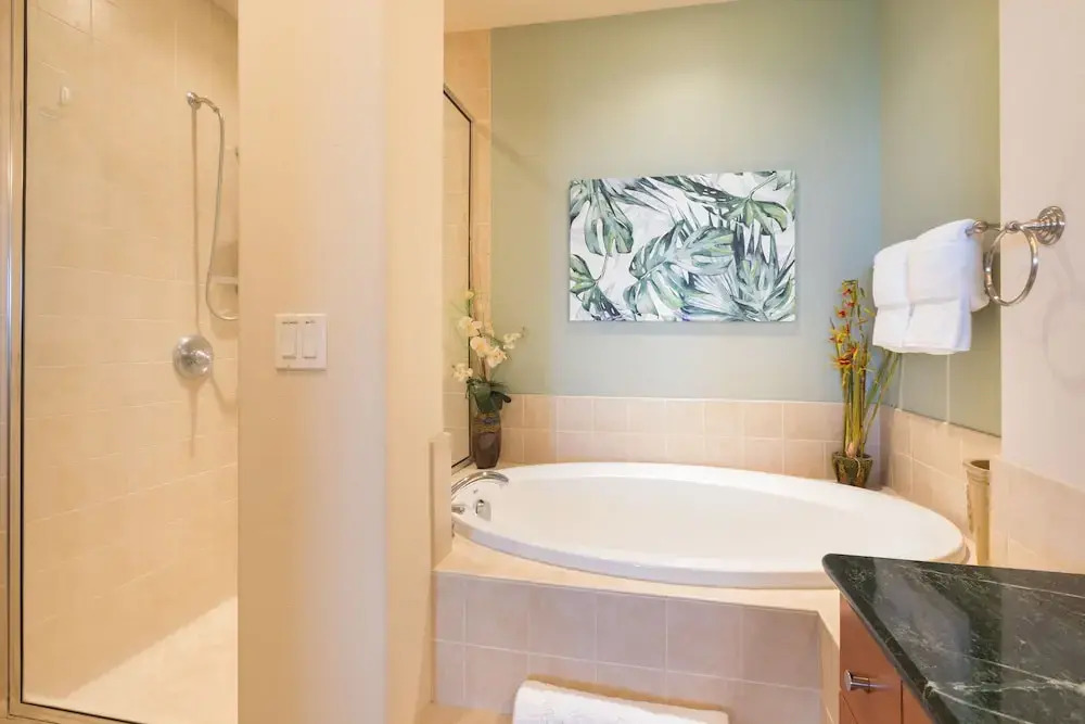 Hale Kaimana - 3 Br Condo