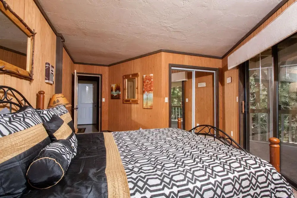Lakefront Spectacular-800 by Big Bear Vacations