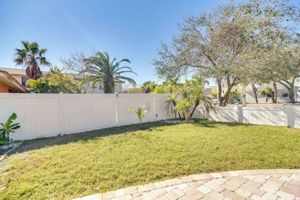 Indian Rocks Beach Unit - Steps From the Shoreline