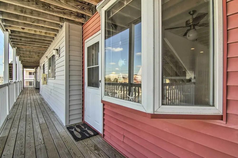 Steps to Shore: Gem w/ Pool in Ocean City