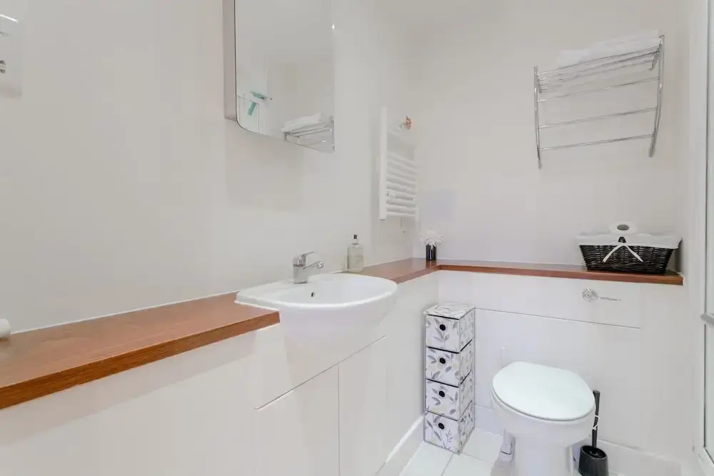 2 Bedroom Apartment Near Stepney Green