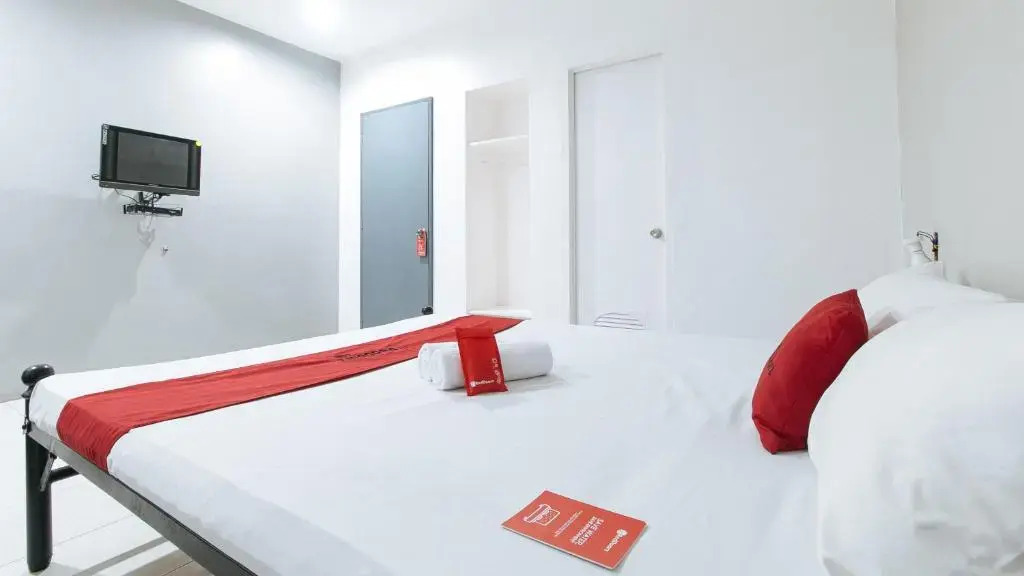 RedDoorz near SM Calamba