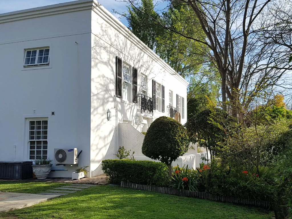 Maison Chablis Guest House