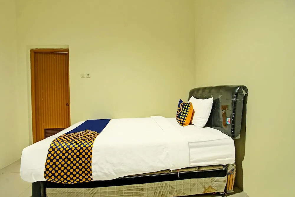SPOT ON 91890 Kost Kalasan Syariah