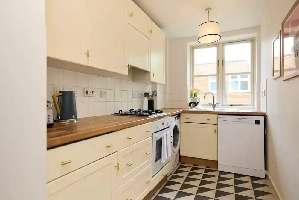 Chiswick Views & Space Elegant 3bdr Duplex With Parking