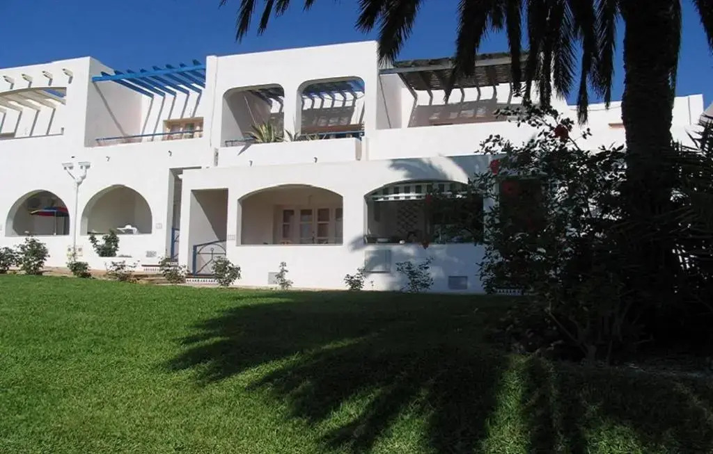 Impressive in Ground Floor With Terrace of 2 Rooms and Pool
