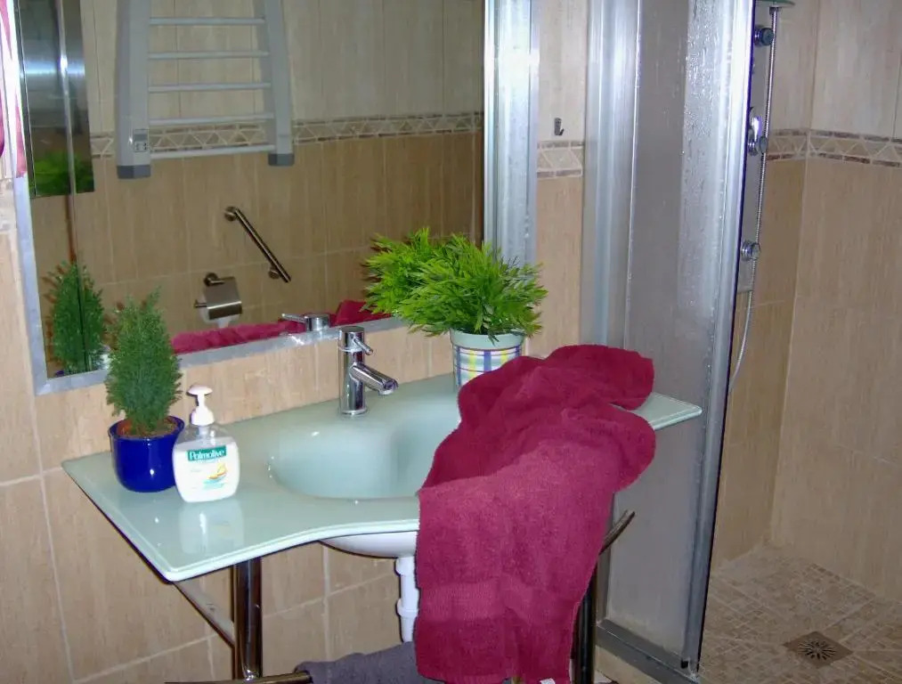 Holiday Home to the Street With big Kitchen