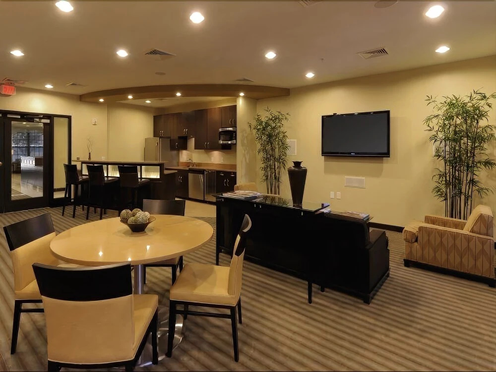 BOQ Lodging-Ballston
