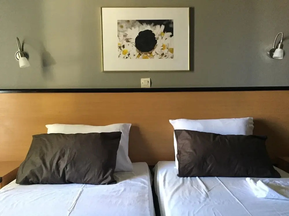Black Rose Hotel & Suites