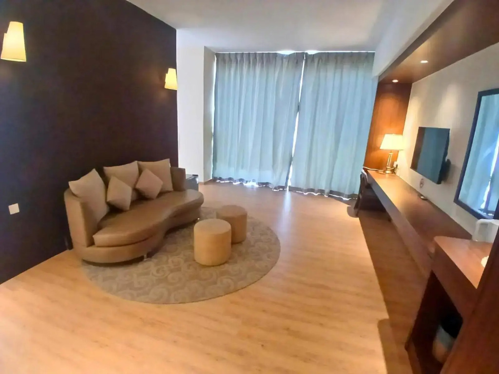 Top Holiday Hotel @ The Mines Seri Kembangan