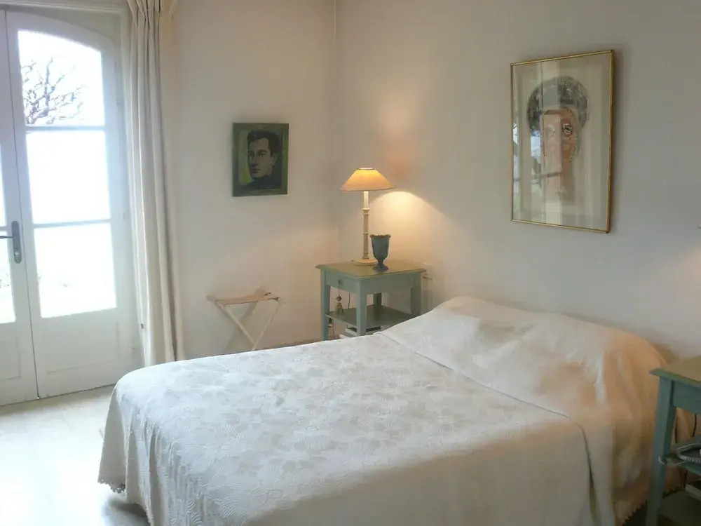 Sunny holiday home in Provence with pool