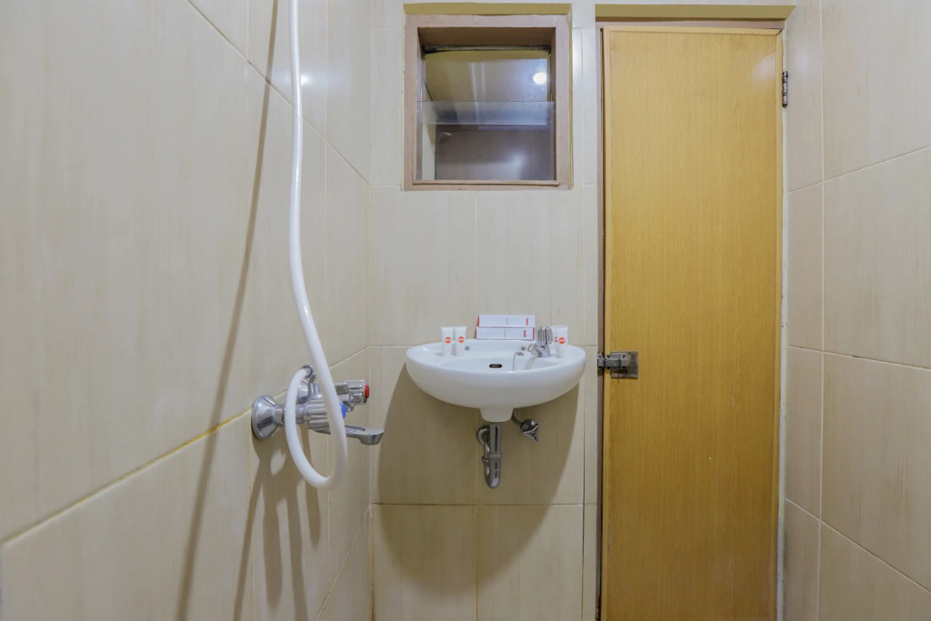 Hotel Senen Indah by Oyo Rooms