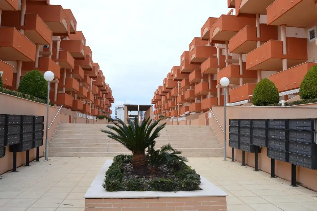 Apartamento Nuevo con Gran Terraza y Wifi en Canet