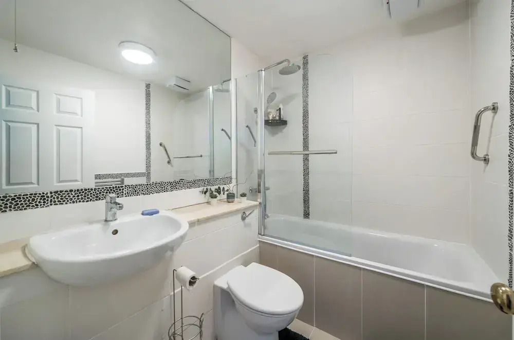 Cozy 3-bed flat near Vauxhall Gardens