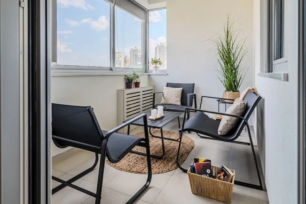 Apartment Meandar With Garage And Terrace