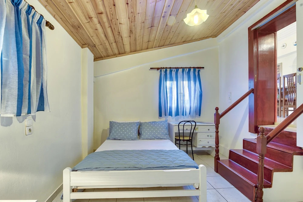 Ina Apartment