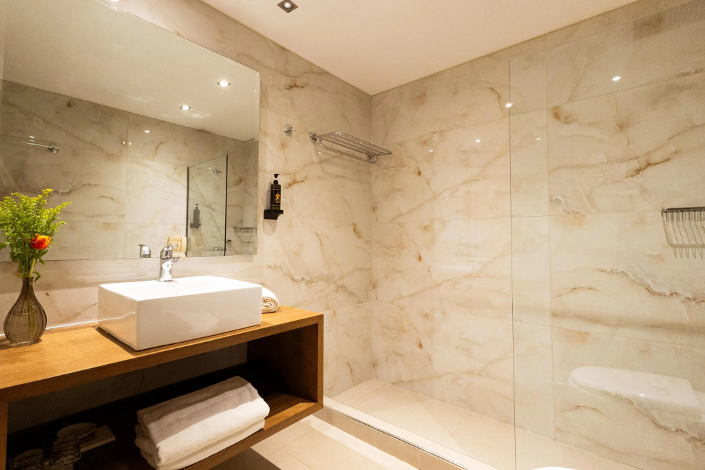 Best Western Plus Embassy Hotel