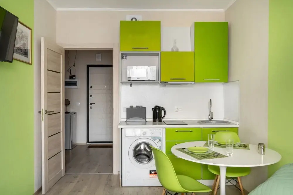 Modern Studio by Simply Comfort. Gym.