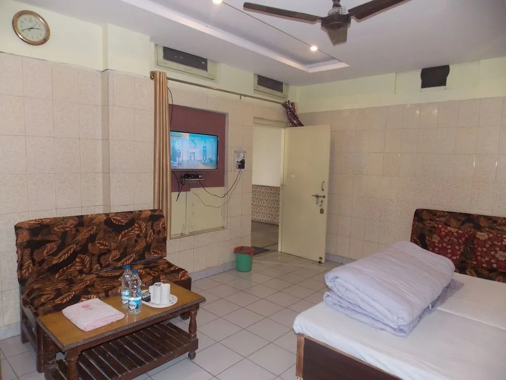Hotel Roopam Dudhwa