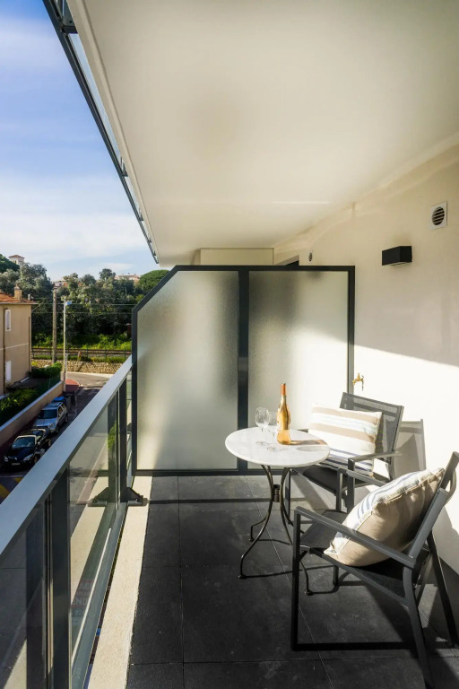 Modern 1 Bed Apartment in Prestigous Area of Cannes a Short Walk to the Croisette and the Palais - 1903