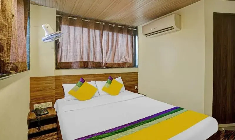 New Harshita inn By Glitz Hotel