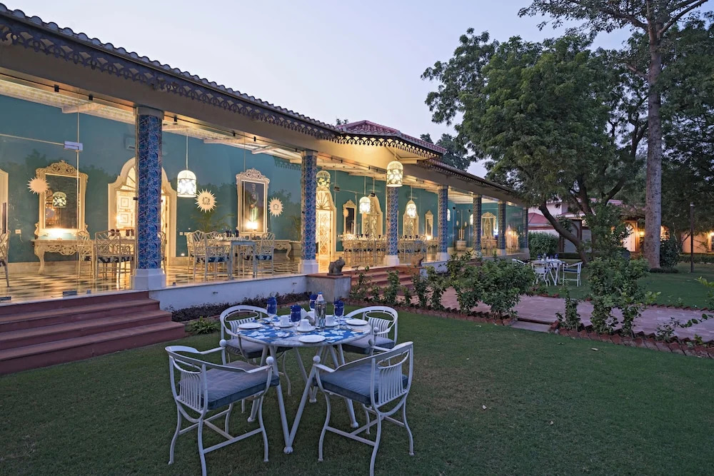 Raj Niwas Palace