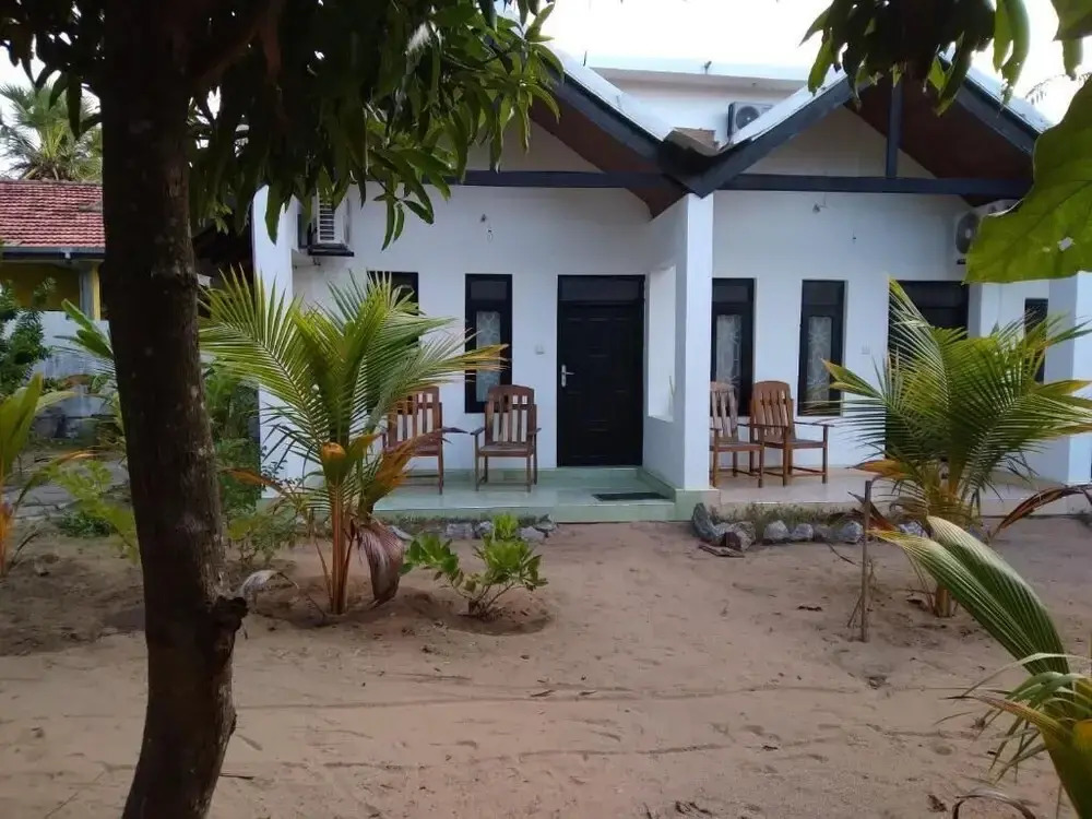 Sam's Hut Arugambay