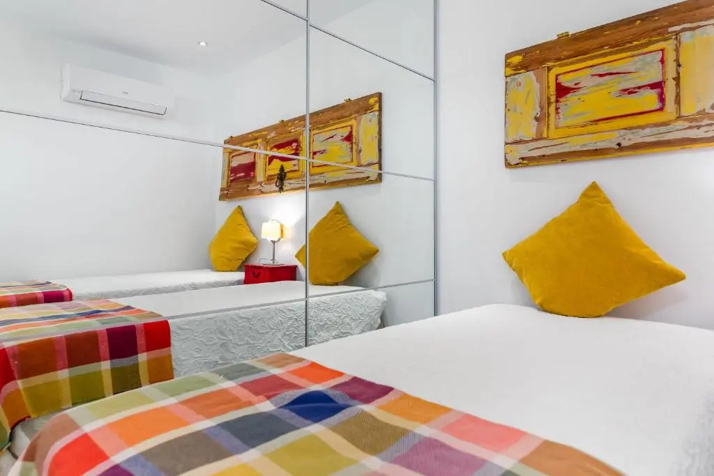 T2 Tiles Apartment Estoril