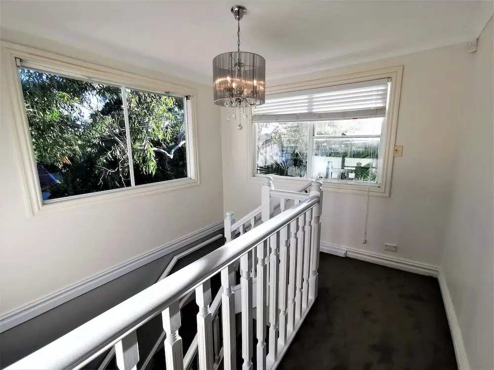 Comfy 4 Bedroms Corner House