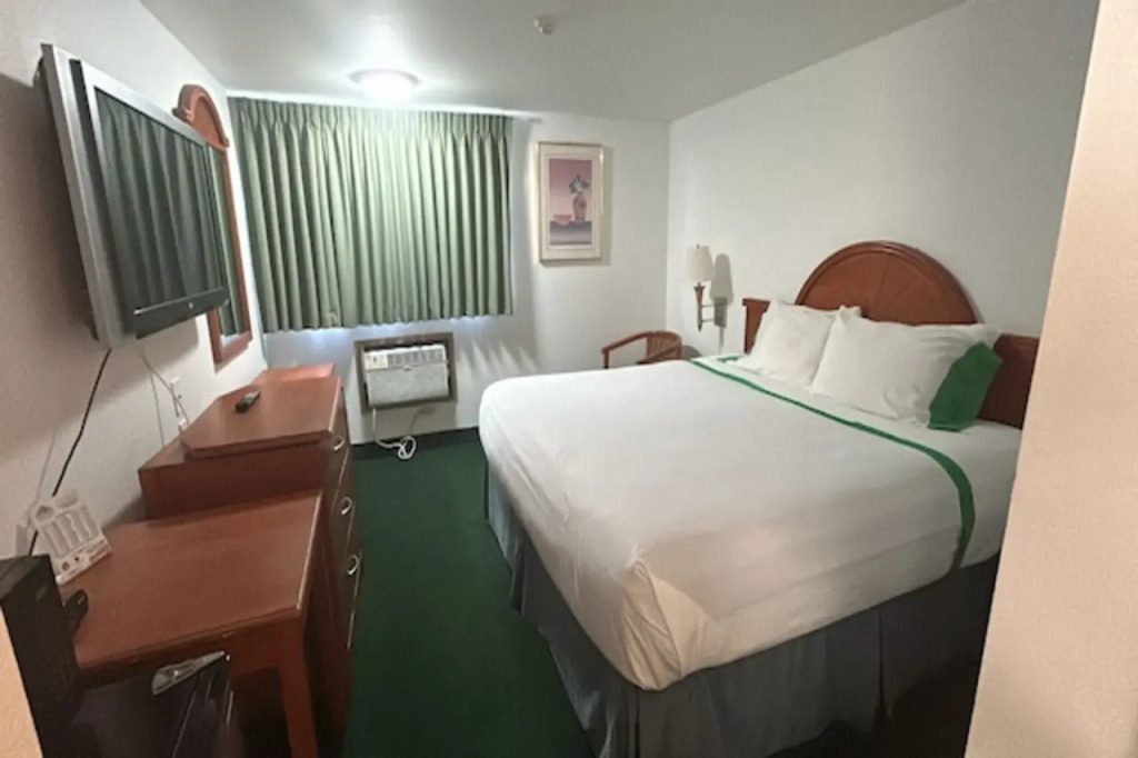 Отель Tacoma Port Inn Fife I-5