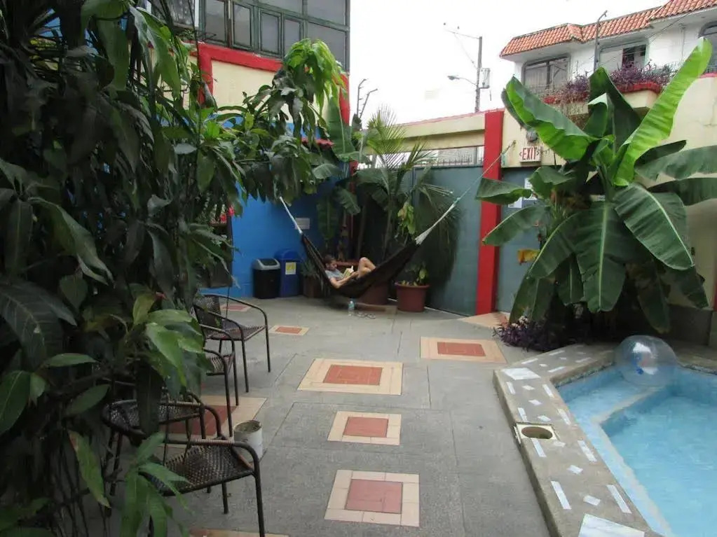 Dreamkapture Hostel close to the airport and bus terminal