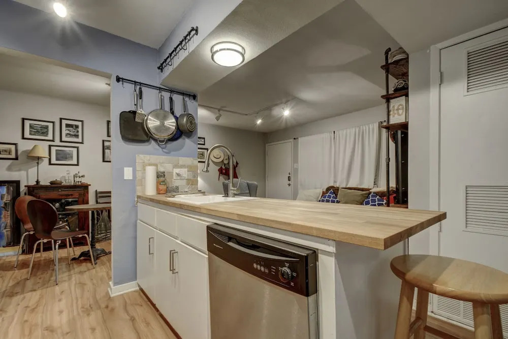 Austin Condo in Hip Travis Heights - 1 Br condo by RedAwning