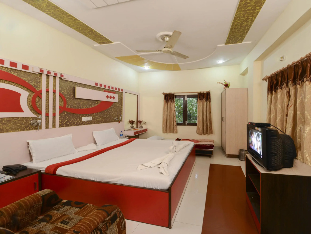 OYO 12221 Hotel M house