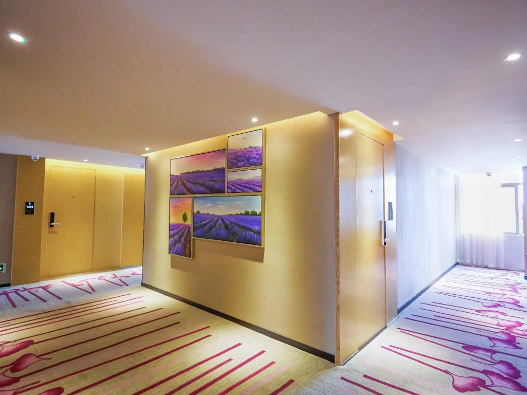 Lavande Hotels·Zhanjiang Haibin Avenue Jiangnan Shijia