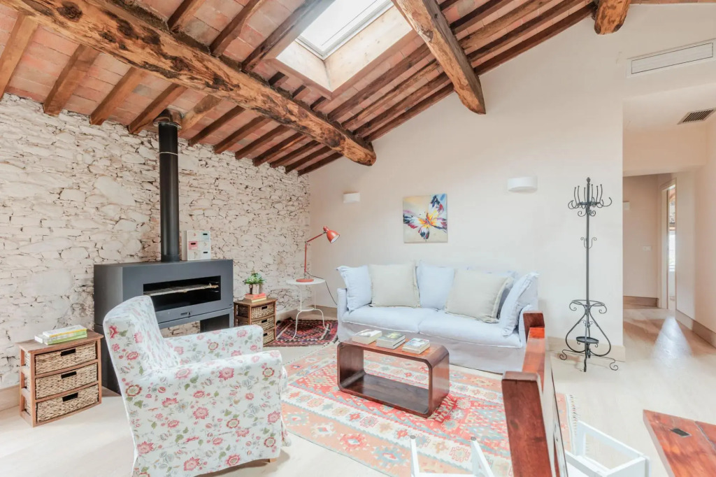 Badia Farmhouse in Badia Cantignano