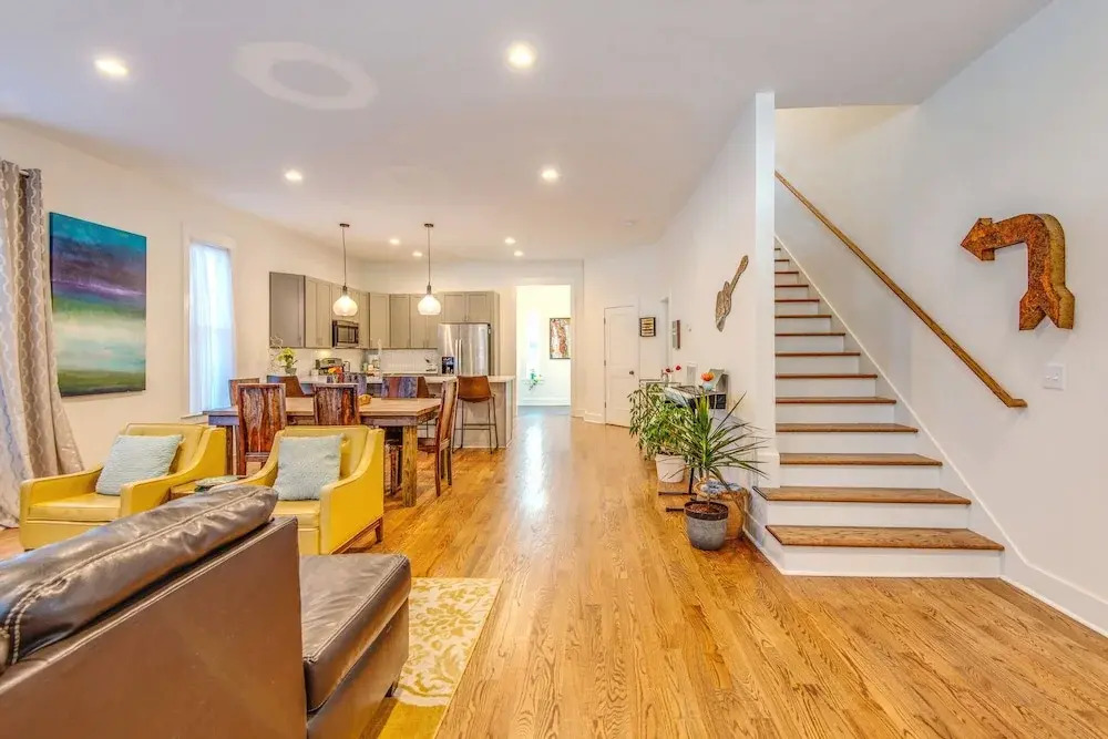 Nashville Bungalow w/ HOT TUB 10 min From Downtown!